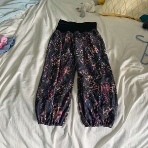 Lululemon Women’s Multicolor Joggers